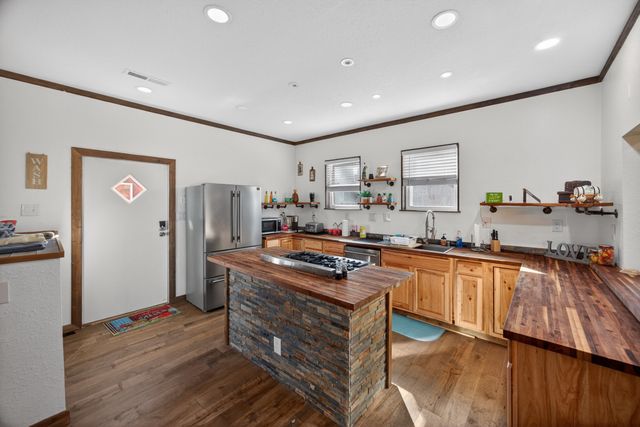 795 Pine Rd, Pikeville, TN 37367