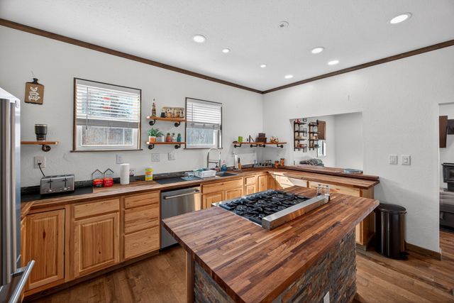 795 Pine Rd, Pikeville, TN 37367