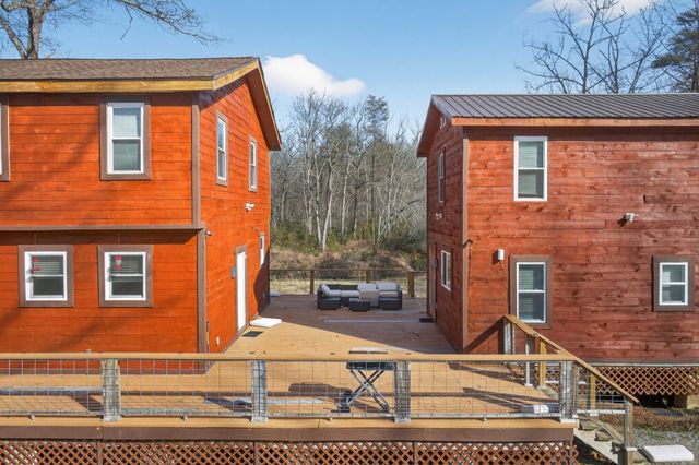 795 Pine Rd, Pikeville, TN 37367