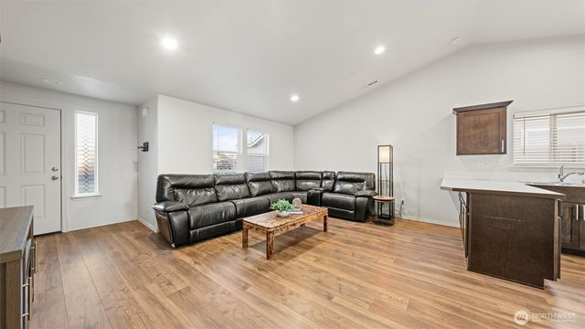 1029 W Sequoia Road, Moses Lake, WA 98837