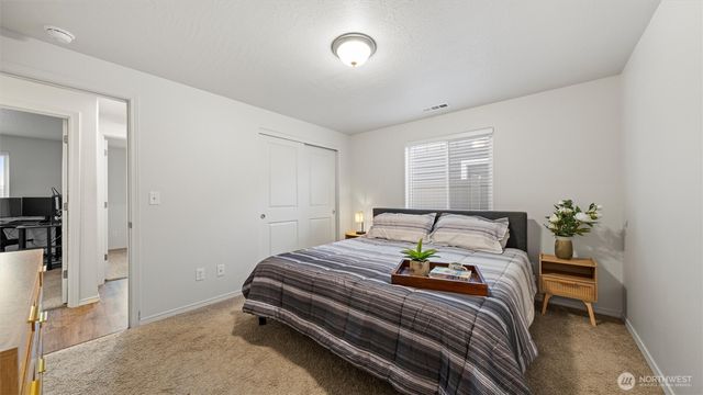 1029 W Sequoia Road, Moses Lake, WA 98837