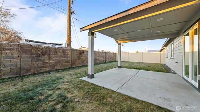 1029 W Sequoia Road, Moses Lake, WA 98837