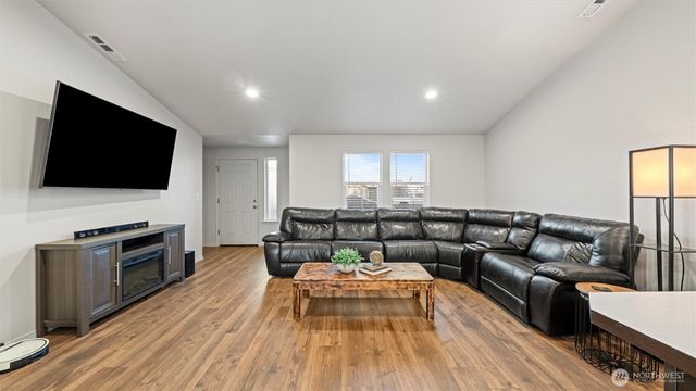 1029 W Sequoia Road, Moses Lake, WA 98837