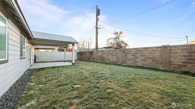 1029 W Sequoia Road, Moses Lake, WA 98837