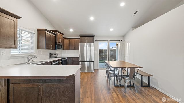 1029 W Sequoia Road, Moses Lake, WA 98837