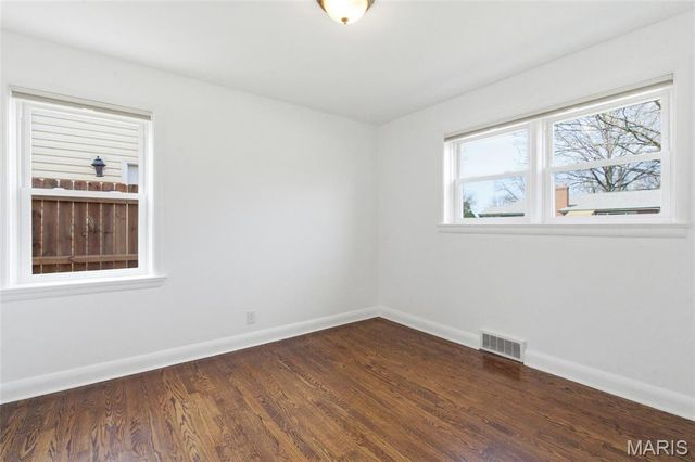 7742 Burr Oak Lane, University City, MO 63130