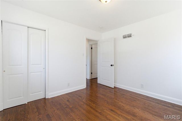 7742 Burr Oak Lane, University City, MO 63130