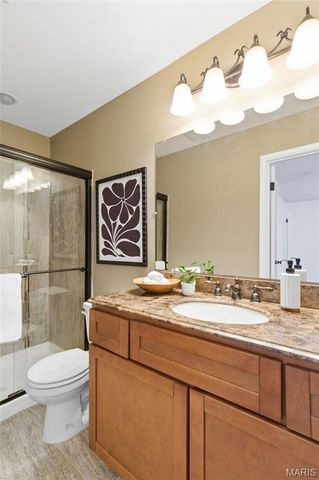 7742 Burr Oak Lane, University City, MO 63130