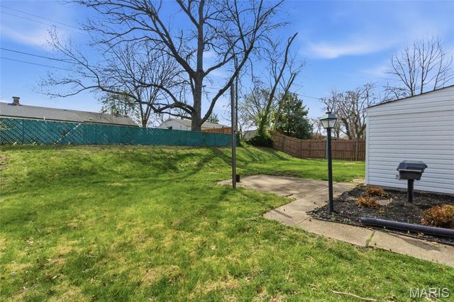 7742 Burr Oak Lane, University City, MO 63130