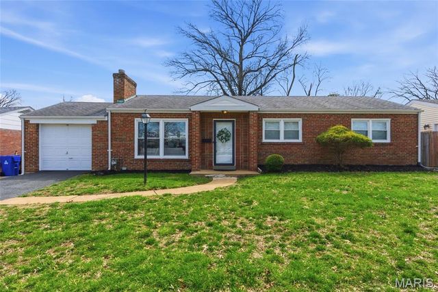 7742 Burr Oak Lane, University City, MO 63130