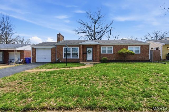 7742 Burr Oak Lane, University City, MO 63130