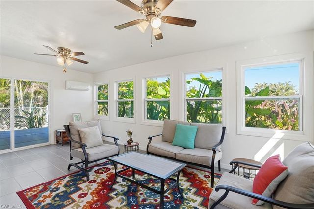 5225 Pocatella CT, Cape Coral, FL 33904