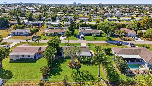 5225 Pocatella CT, Cape Coral, FL 33904