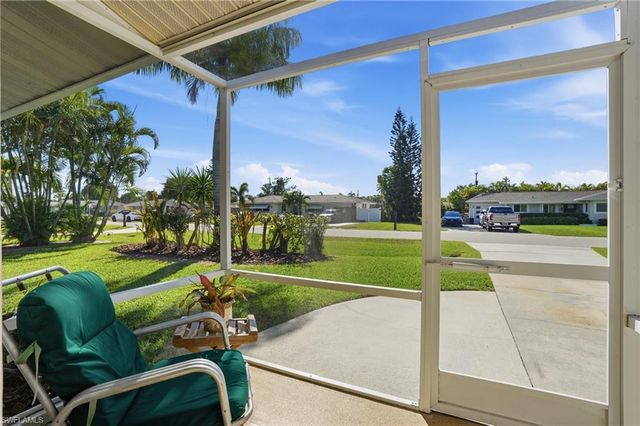 5225 Pocatella CT, Cape Coral, FL 33904