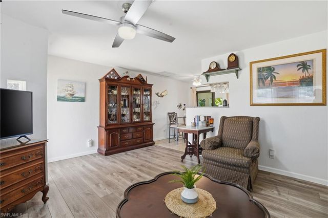 5225 Pocatella CT, Cape Coral, FL 33904