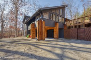 333 Enchanted Forest Lane, Sevierville, TN 37876