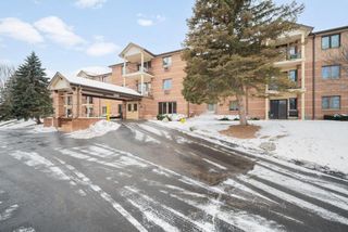 530 N Silverbrook DRIVE #335, West Bend, WI 53090