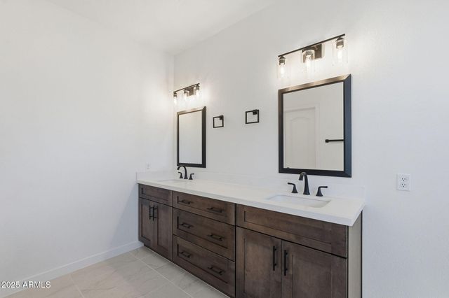 4018 E ADOBE Drive, Phoenix, AZ 85050