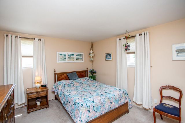 494 OVERLOOK DR, Warminster, PA 18974