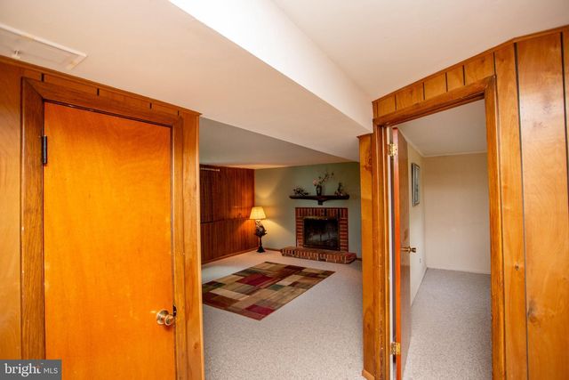 494 OVERLOOK DR, Warminster, PA 18974