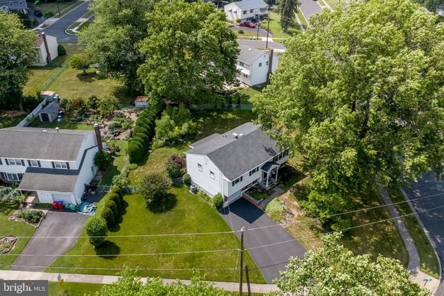 494 OVERLOOK DR, Warminster, PA 18974