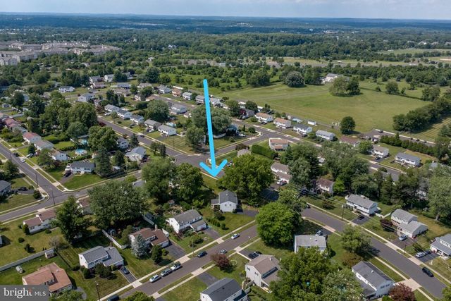 494 OVERLOOK DR, Warminster, PA 18974