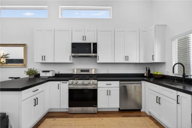 881 Capital St, Costa Mesa, CA 92627