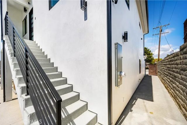 881 Capital St, Costa Mesa, CA 92627