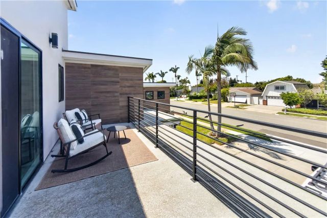 881 Capital St, Costa Mesa, CA 92627
