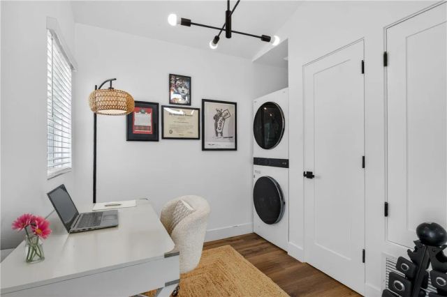 881 Capital St, Costa Mesa, CA 92627