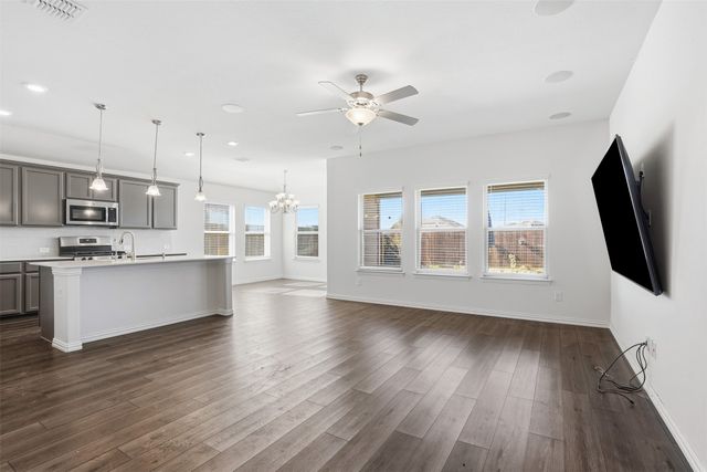 9110 S Field Lane, Arlington, TX 76002