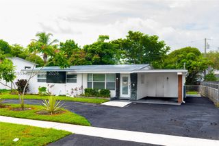 7330 NW 1st Ct, Pembroke Pines, FL 33024