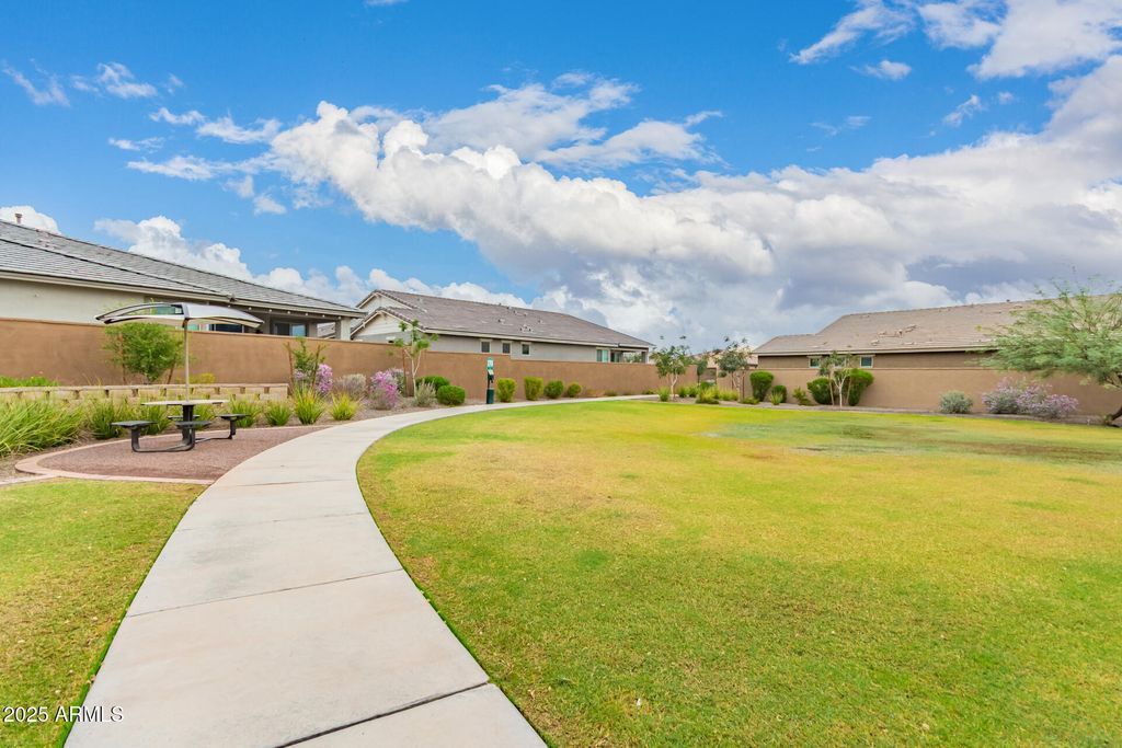 Image 15 of property listing at 5365 N 205TH Drive, Buckeye, AZ 85396
