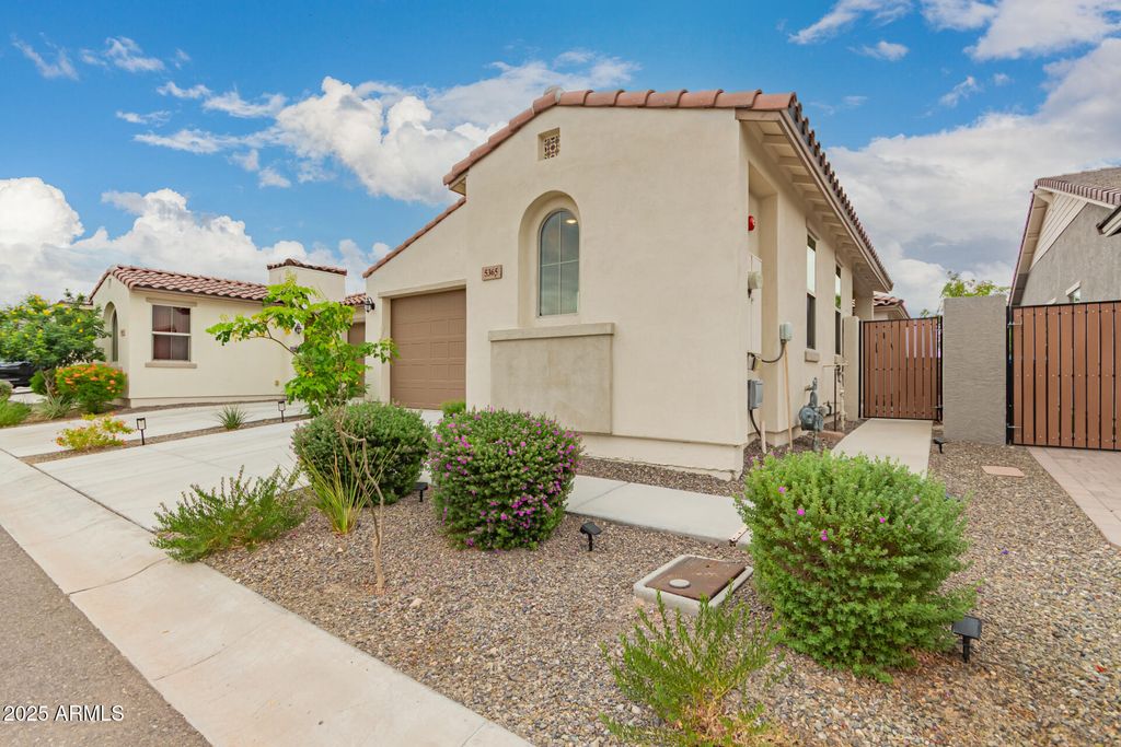 Image 23 of property listing at 5365 N 205TH Drive, Buckeye, AZ 85396