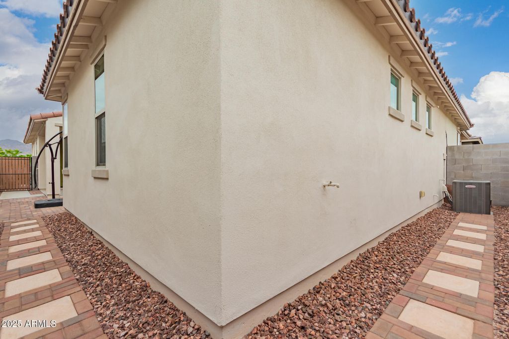 Image 38 of property listing at 5365 N 205TH Drive, Buckeye, AZ 85396