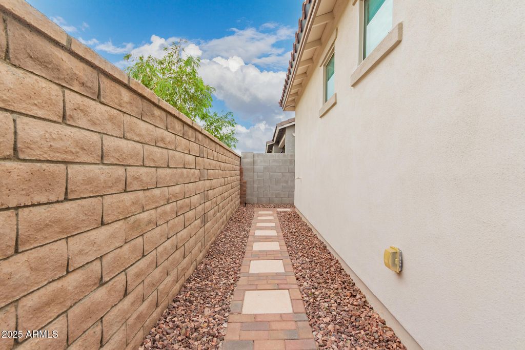 Image 39 of property listing at 5365 N 205TH Drive, Buckeye, AZ 85396