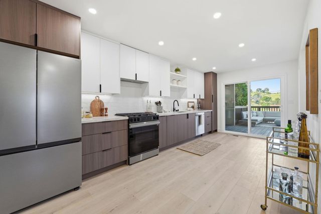 3400 Douglas Court, San Mateo, CA 94403