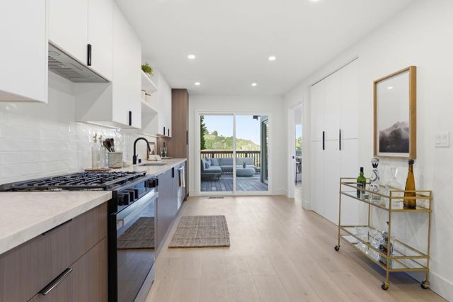 3400 Douglas Court, San Mateo, CA 94403