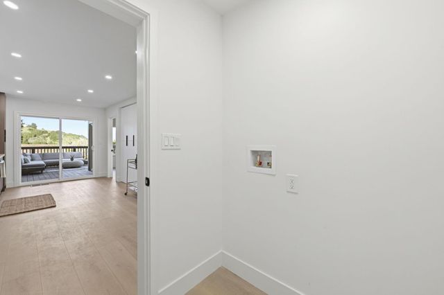 3400 Douglas Court, San Mateo, CA 94403