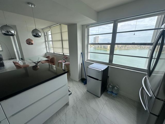 2801 NE 183rd Street 1016W, Aventura, FL 33160