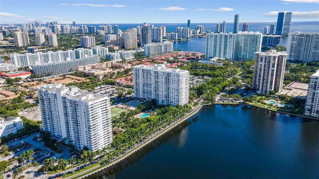 2801 NE 183rd Street 1016W, Aventura, FL 33160