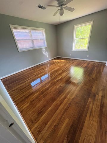 5223 Sanford Road, Houston, TX 77035