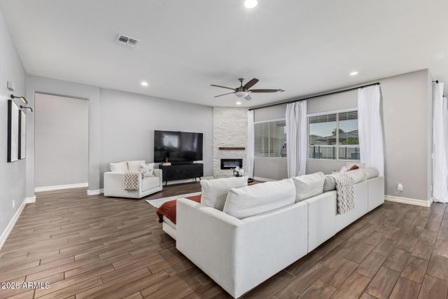 10326 E BERGERON Avenue, Mesa, AZ 85212