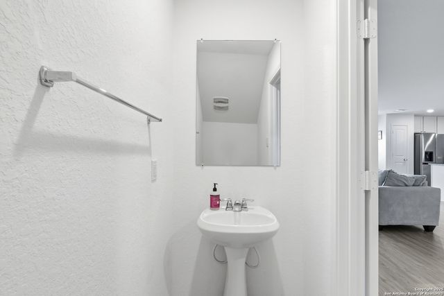 13942 Bull, San Antonio, TX 78252