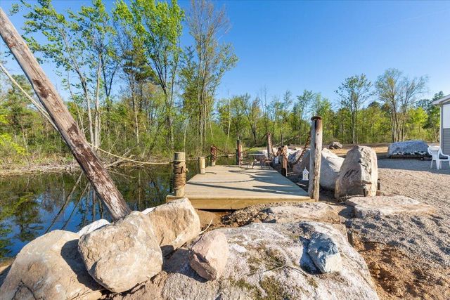 136 Pleasant Drive, Six Lakes, MI 48886