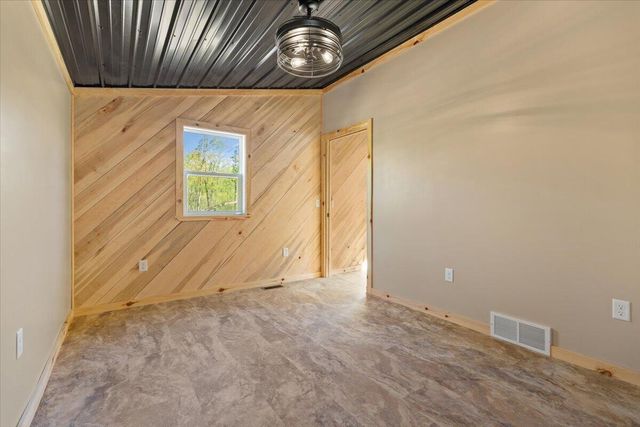 136 Pleasant Drive, Six Lakes, MI 48886