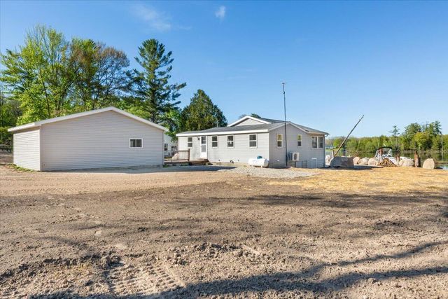 136 Pleasant Drive, Six Lakes, MI 48886
