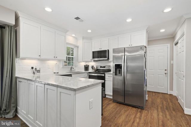 2706 HATMARK ST, Vienna, VA 22181