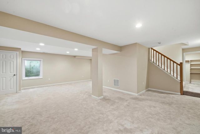 2706 HATMARK ST, Vienna, VA 22181
