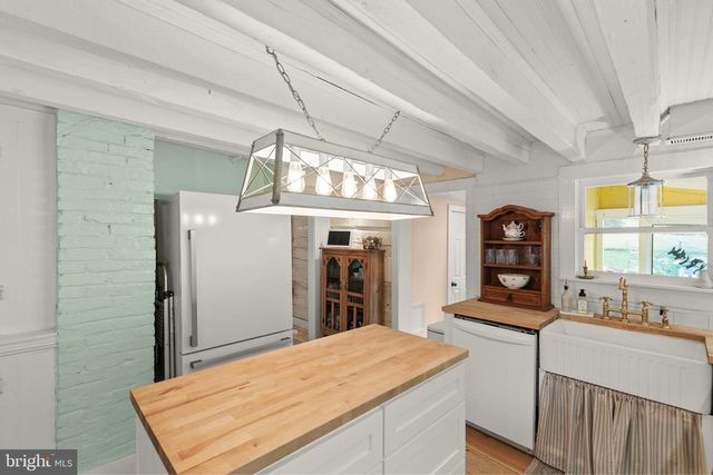 397 COUNTRY BROOK RD, Toms Brook, VA 22660